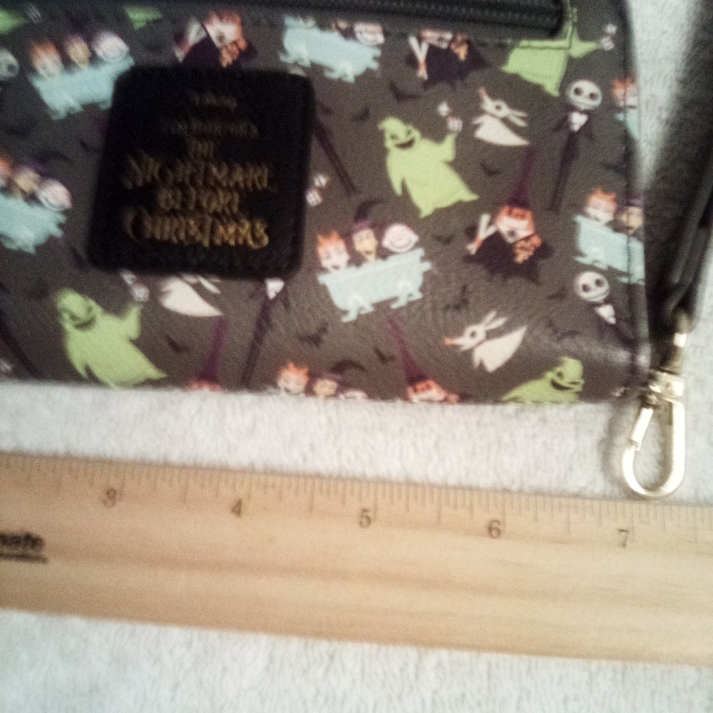 Loungefly Disney night before Christmas Gray flying ghost wàllet